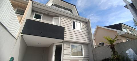 Sobrado à venda em Curitiba, Boqueirão, com 3 quartos, com 155 m²